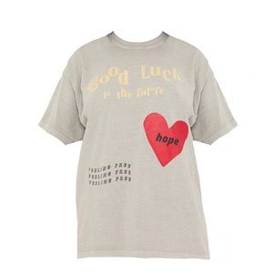 NEW TSHIRT WITH TAGS❤️SUPER CUTE AND MODERN❤️